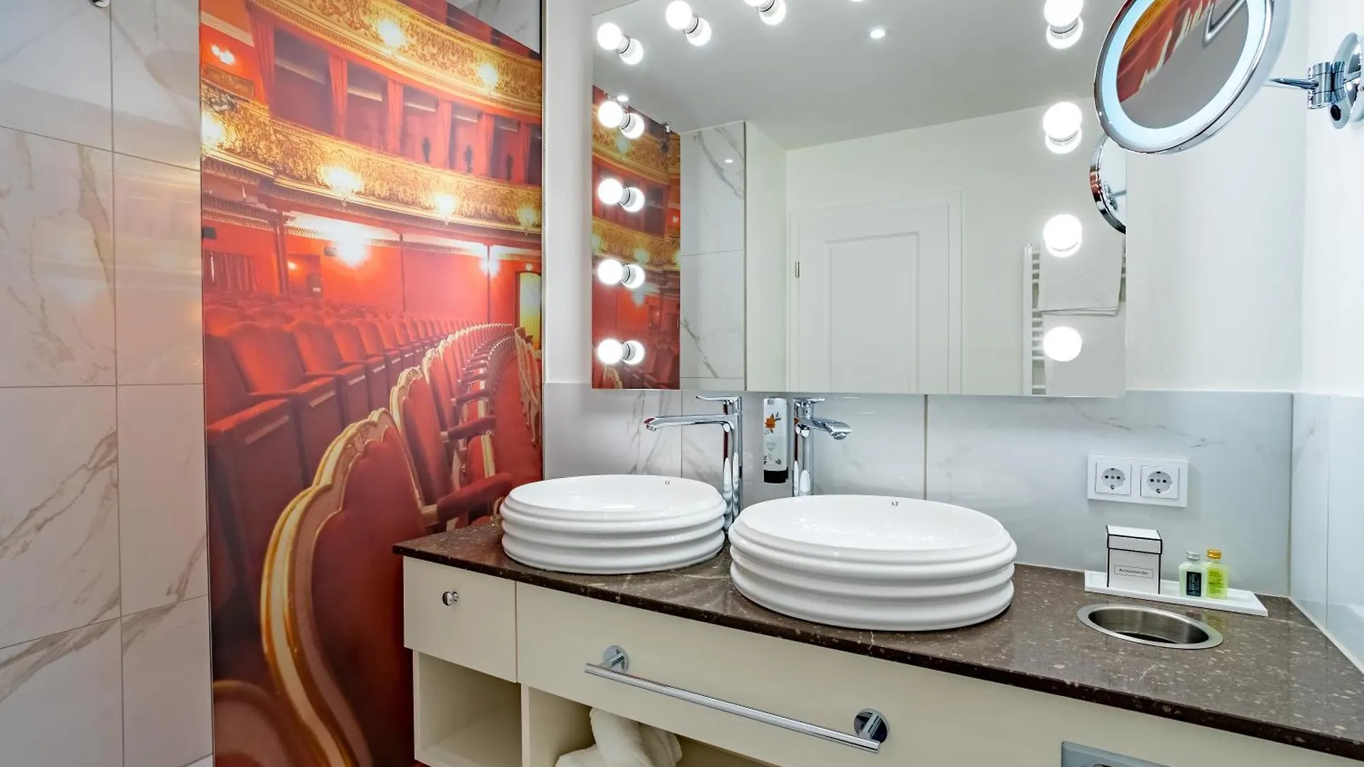 **** Hotel Theaterhotel & Suites Wien Áustria