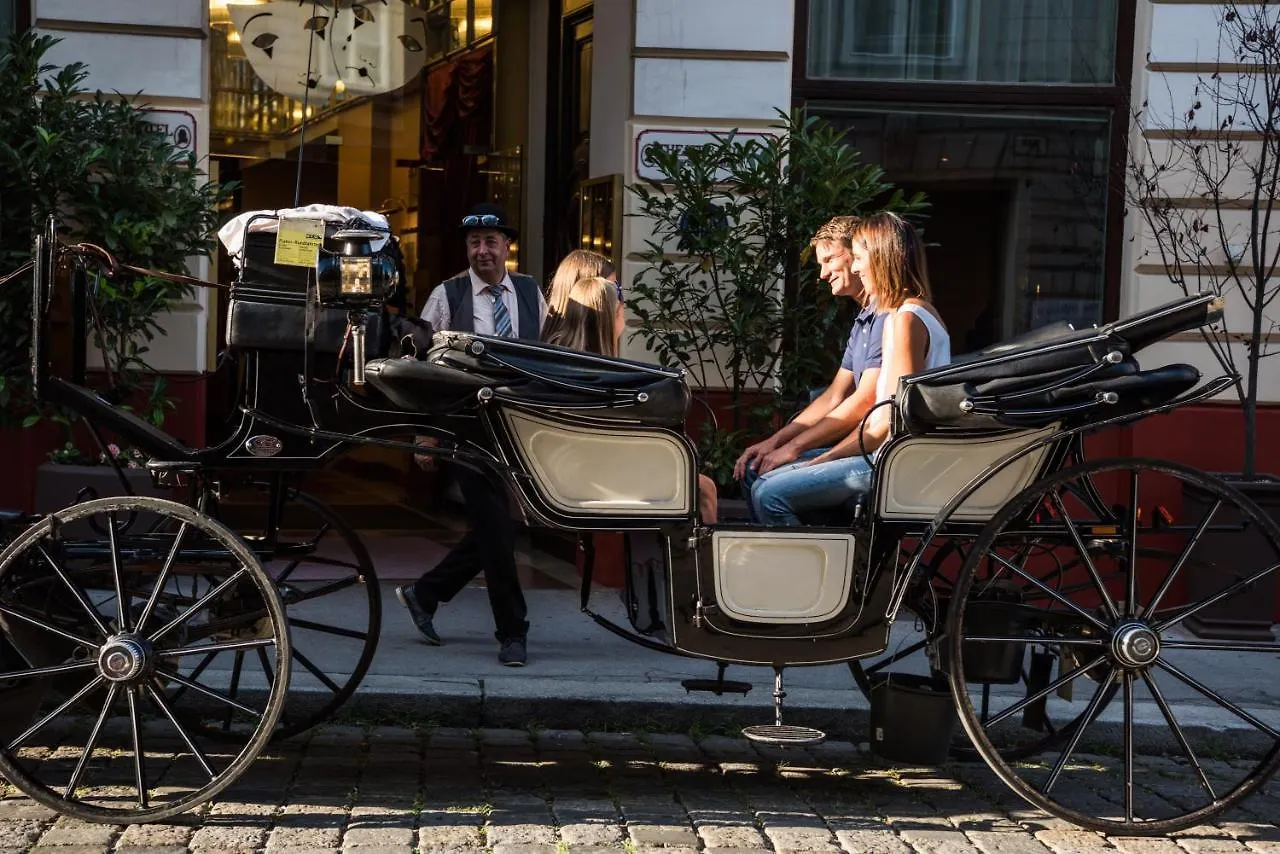 Theaterhotel & Suites Wien 4*, Vienna